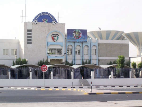 انسحاب التضامن ورفض الرديف وعدد المحترفين و«البدون»