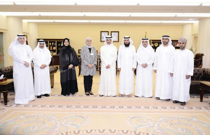 رئيس مجلس الامة مرزوق الغانم مع المشاركين في اجتماع لجنة التطوير والتدريب في البرلمانات الخليجية