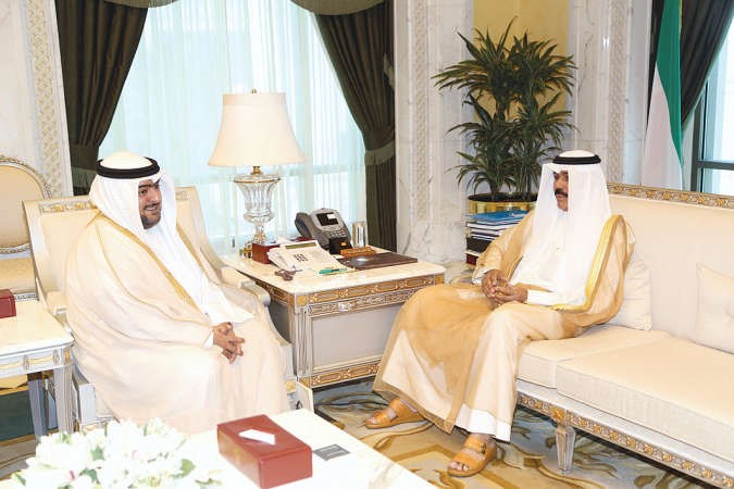 سمو ولي العهد الشيخ نواف الاحمد مستقبلا الشيخ ثامر العلي﻿