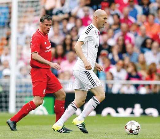 أساطير ريال مدريد يهزمون ليفربول