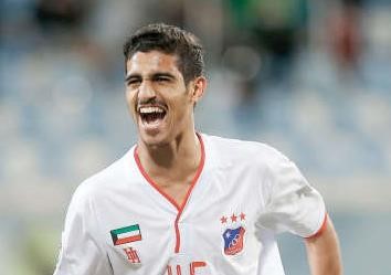 نجم الابيض احمد حزام يتماثل للشفاء الازرقكوم