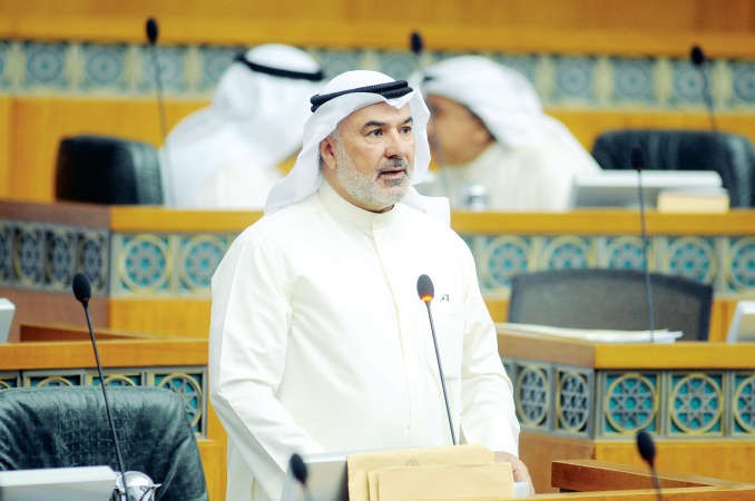 صالح عاشور متحدثا﻿