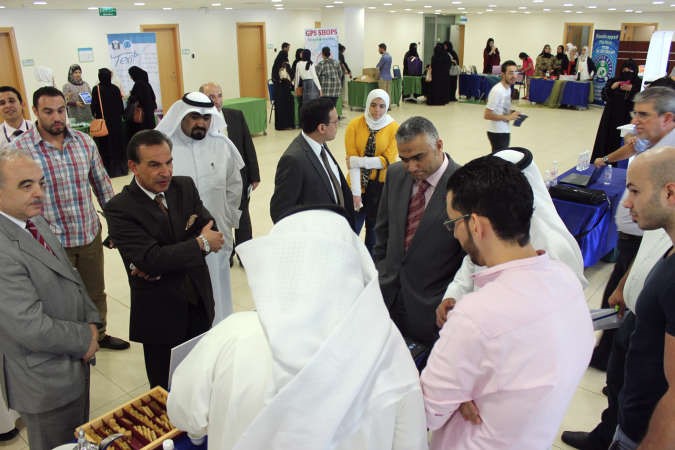 جانب من معرض مشاريع التخرج