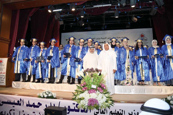 فهد الغيص وعمر الغرير مع المتفوقين 
