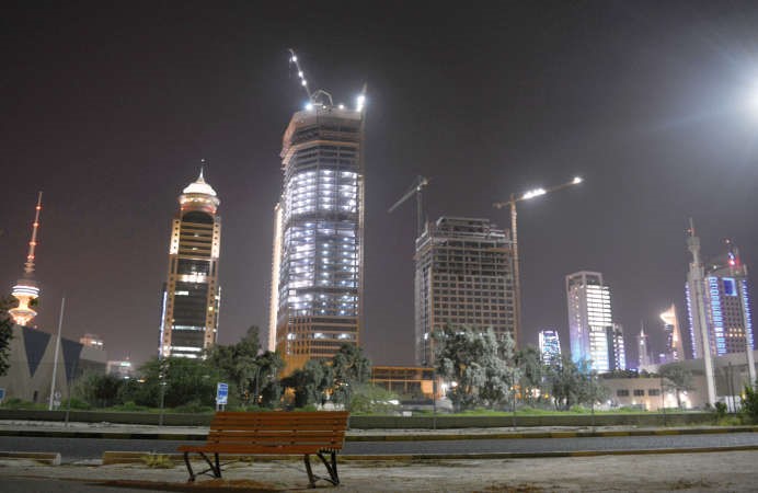 طفرة انشائية تشهدها الكويت منذ تجميد برنامج الاوفست وقرار الحكومة بفتح المجال امام الشركات الاجنبية للاستفادة من خبراتها في تنفيذ المشاريع الكبرىيوسف كريم