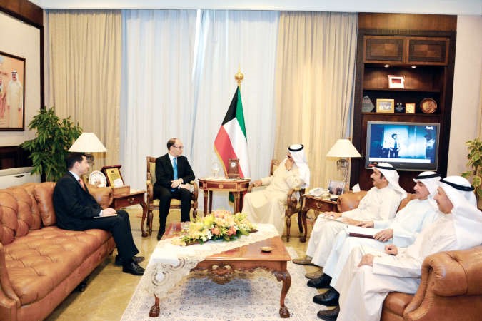 خالد الجارالله مستقبلا السفير الاميركي﻿