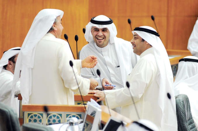 يعقوب الصانع وانس الصالح ودعبدالحميد دشتي
﻿