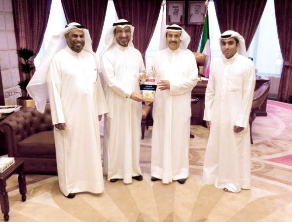 الفريق اول م احمد الرجيب مستقبلا وفد اللجنة الاستشارية العليا للعمل على تطبيق احكام الشريعة 