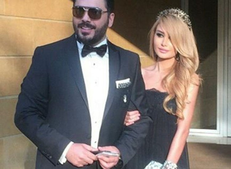 بالصور.. زوجة رامي عياش مع قريبتها التي تشبهها.. بنفس اللوك