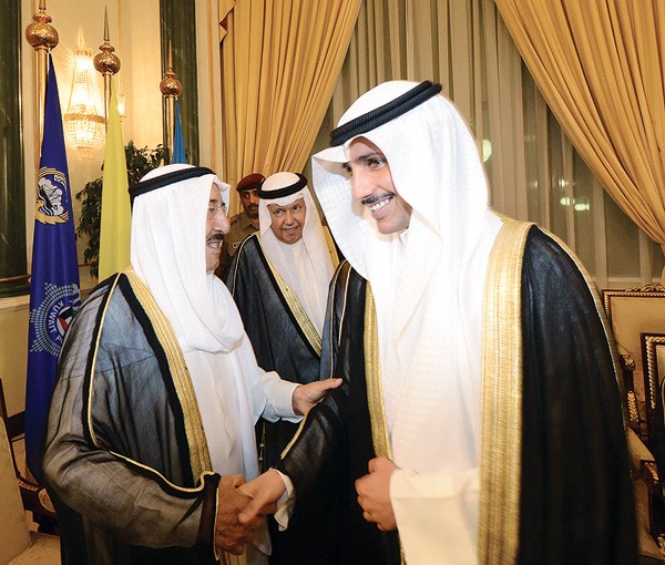 صاحب السمو الامير الشيخ صباح الاحمد يتلقى تهنئة رئيس مجلس الامة مرزوق الغانم ويبدو السفير احمد فهد الفهد