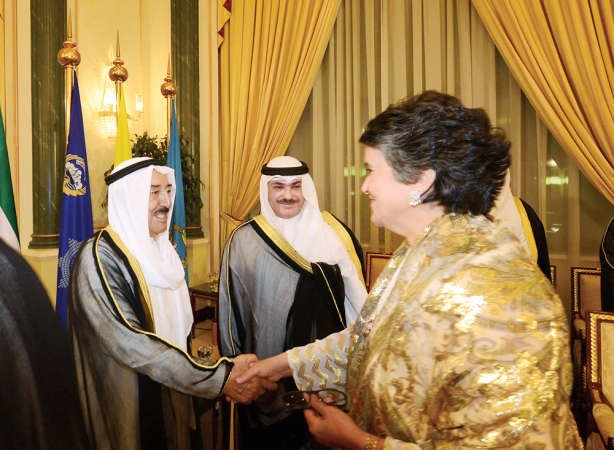 صاحب السمو يتلقى تهنئة صفاء الهاشم ويبدو الشيخ خالد العبدالله