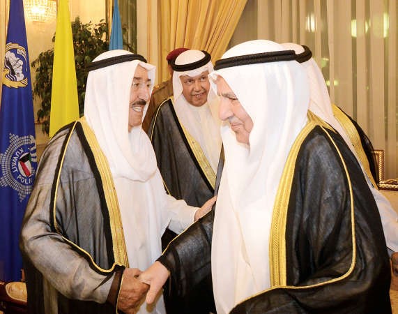 صاحب السمو الامير الشيخ صباح الاحمد يتلقى تهنئة علي الغانم