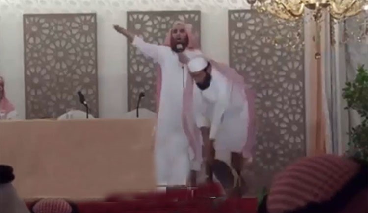 بالفيديو.. ناصر القصبي يسخر من داعش فأتاه التهديد بقطع رقبته.. فكيف رد على الهجوم؟