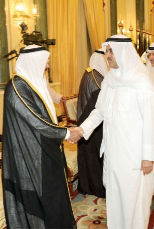 احمد المليفي يقدم التهاني