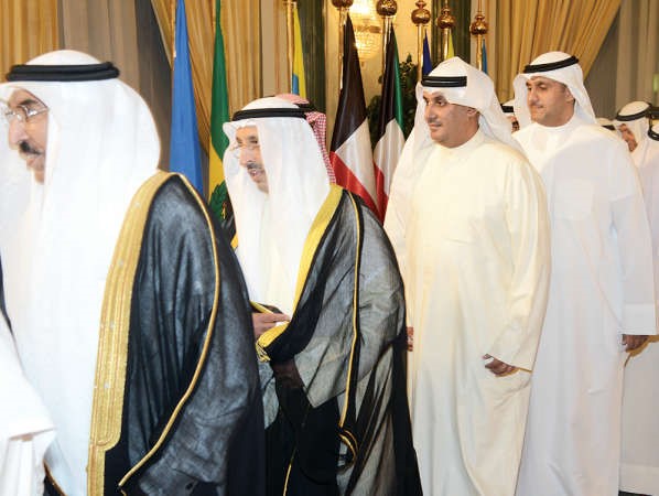 الشيخ سلمان الشملان مع المهنئين 