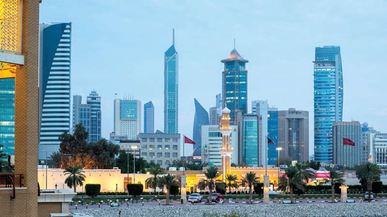 عكس المعلن حكوميا عند 77 دولارا كسعر تعادل لبرميل النفطاتت فيتش بارقام جديدة عند 57 دولارا ﻿