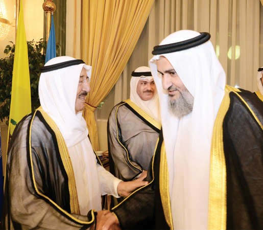 د بدر الزمانان مهنئا صاحب السمو﻿