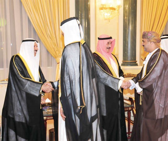 الشيخ د ابراهيم الدعيج والشيخ دعيج الخليفة يتلقيان التهاني﻿