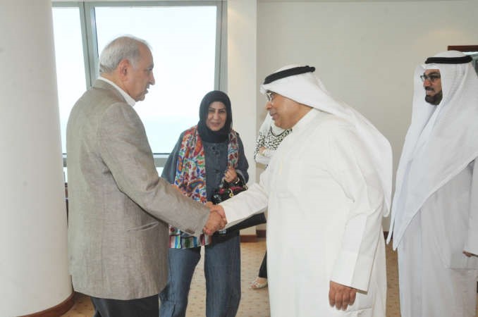 دبدر العيسى يتلقى التهاني بالشهر الفضيل من فيصل مقصيدمحمد هاشم