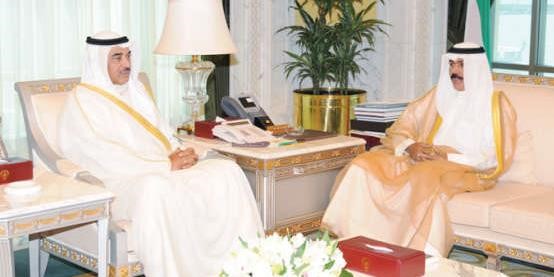 سمو ولي العهد الشيخ نواف الاحمد مستقبلا الشيخ صباح الخالد