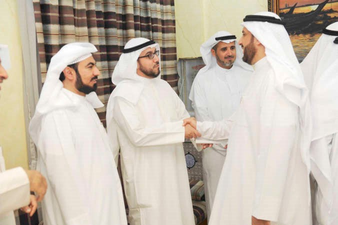اسامة الشاهين يتلقى التهاني ﻿