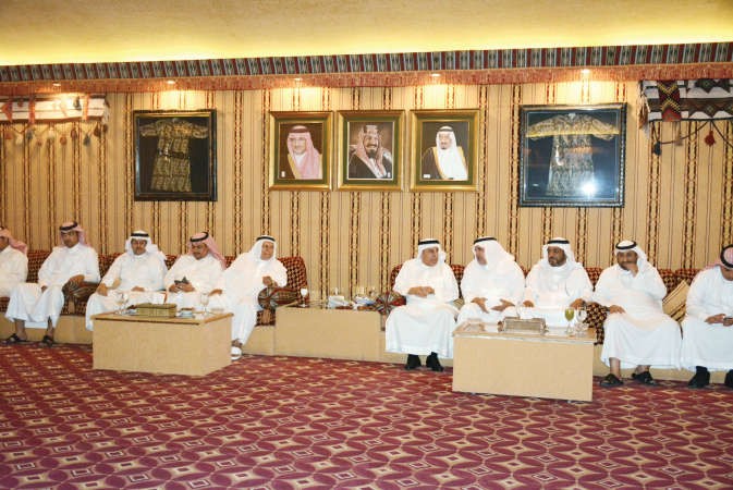 الفايز في حديث ودي مع الحضور﻿