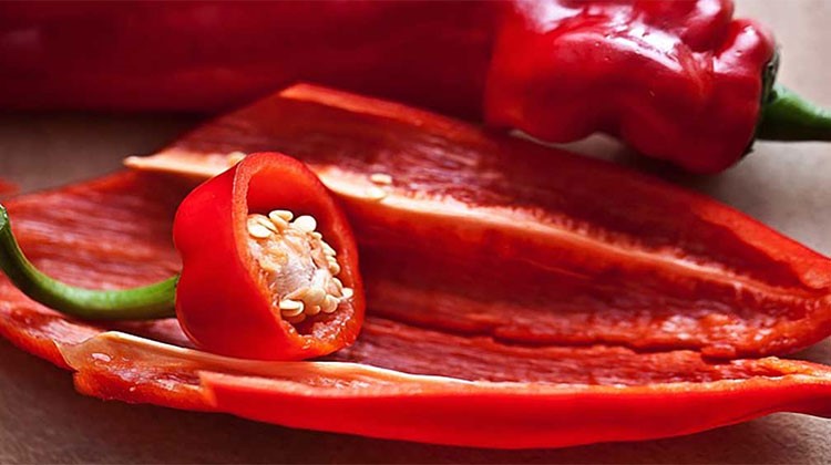 تناول الاطعمة الحريفة مثل الفلفل او الشطة لانها تتطلب كثرة تناول الماء