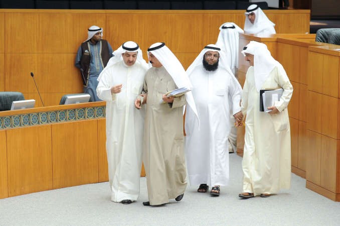 كامل العوضي وحمود الحمدان وعبدالله المعيوف وجمال العمر