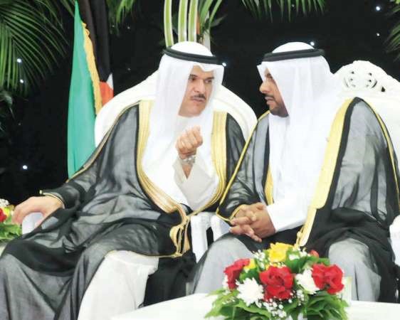 حديث بين الشيخ سلمان الحمود والشيخ احمد المنصور ﻿