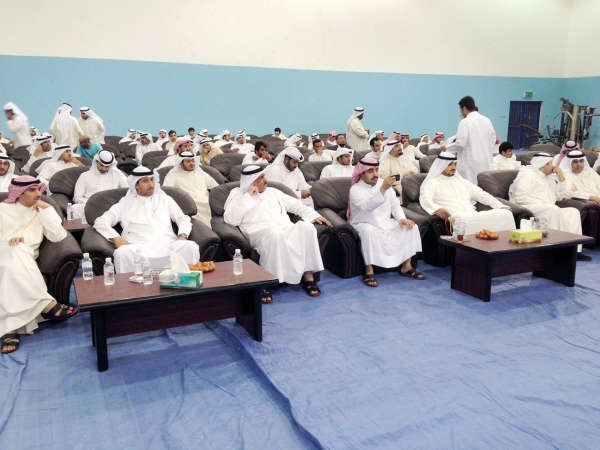 حضور منتسبي النادي في الاجتماع ﻿