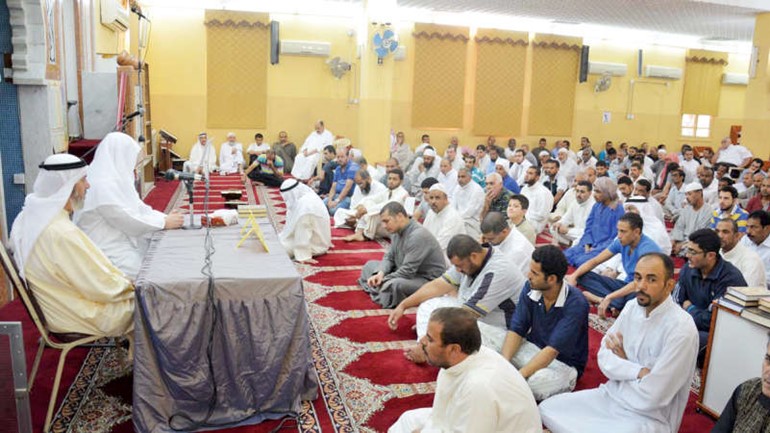 جانب من المحاضرات الدعوية للجنة زكاة العثمان 