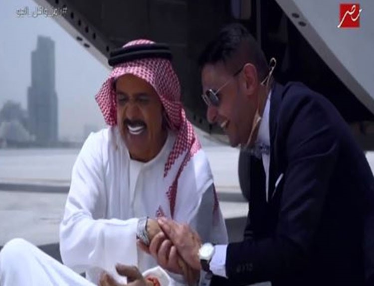 بالفيديو والصور.. عبدالله بالخير يسجل أغرب رد فعل ببرنامج "رامز واكل الجو"