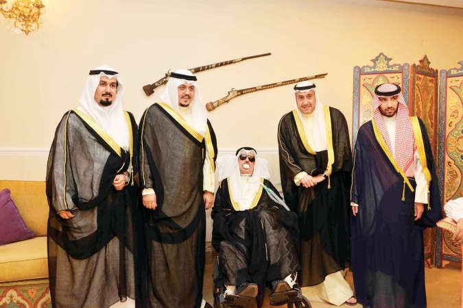 الشيخ فيصل الحمود مع الشيخ خالد المالك والشيخ حمد خالد المالك والشيخ احمد خالد المالك﻿
