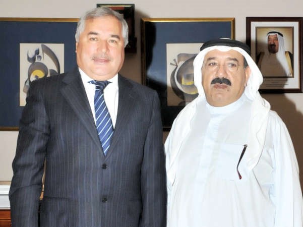 الشيخ ناصر صباح الاحمد مستقبلا سفير جمهورية طاجيكستان دزبيدالله زبيدوف﻿