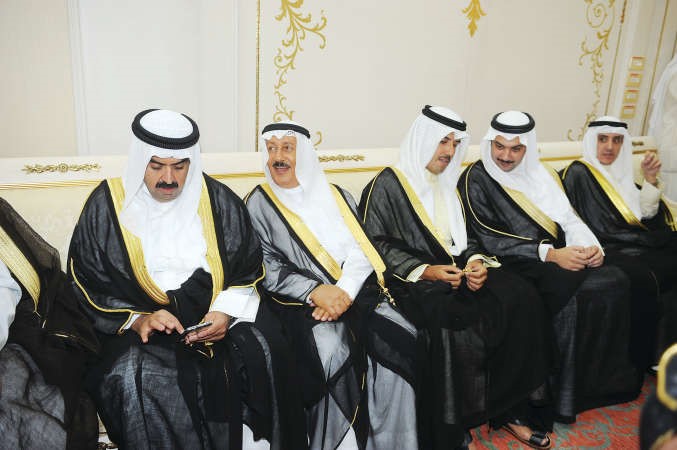 الشيخ خالد البدر وجواد بوخمسين وداحمد ناصر المحمد والشيخ مبارك العبدالله والشيخ صباح ناصر المحمد﻿