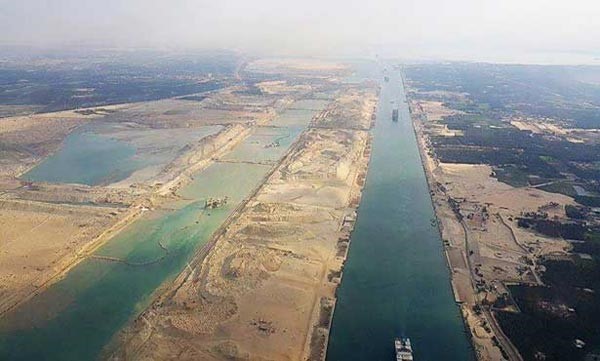 عشرون يوماً تنهي تنفيذ مشروع  «قناة السويس الجديدة» وترقّب عالمي لمراسم الافتتاح
