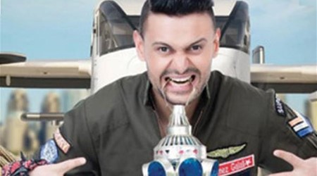 الفنان رامز جلال يقدم برنامجا رمضانيا عنوانه رامز واكل الجو