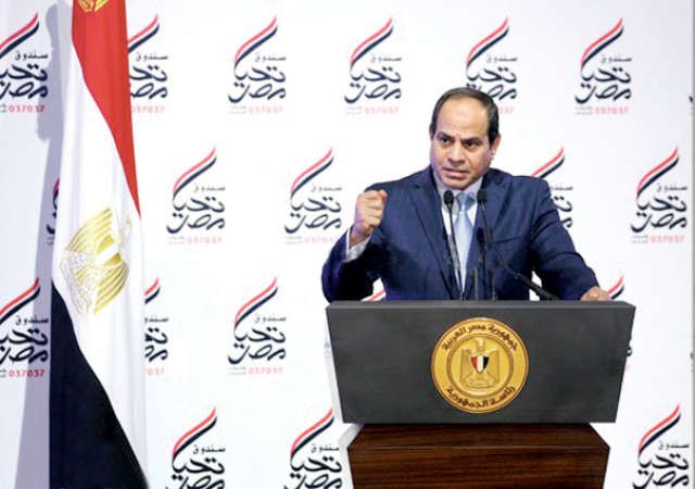 الرئيس المصري عبدالفتاح السيسي يلقي كلمته خلال افطار صندوق تحيا مصر امس الاول 