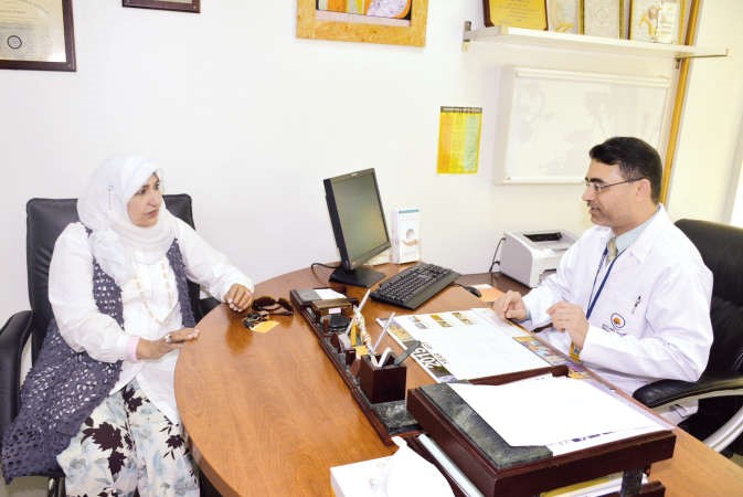 داسامة العرادي متحدثا للزميلة زينب ابوسيدو
﻿