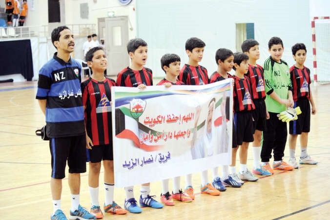 لاعبو تشيلسي رددوا النشيد الوطني