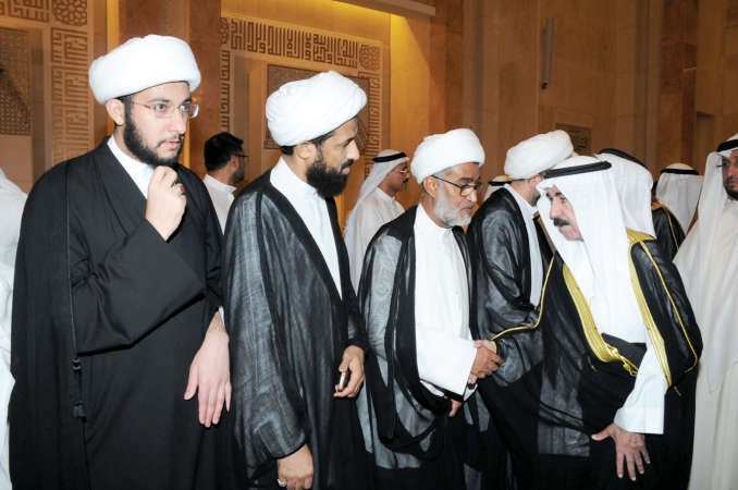 سلطان بن حثلين يقدم واجب العزاء﻿