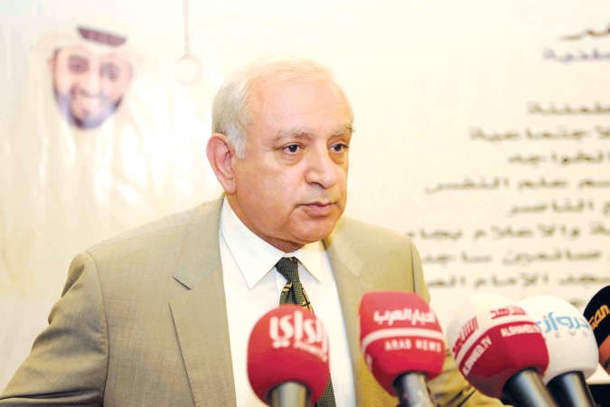 دبدر العيسى ملقيا كلمته ﻿
