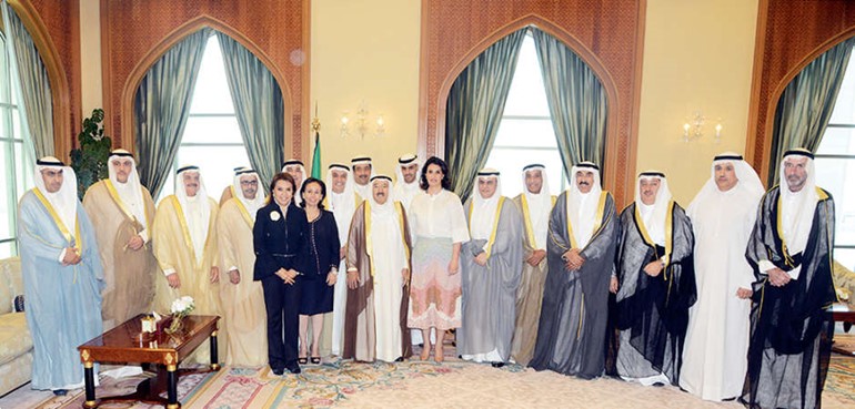 صاحب السمو الامير الشيخ صباح الاحمد مستقبلا رئيس واعضاء مجلس التعاونالمصريالكويتي