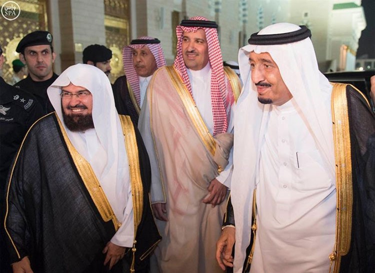 بالصور... خادم الحرمين الشريفين يصل المدينة المنورة ويزور المسجد النبوي