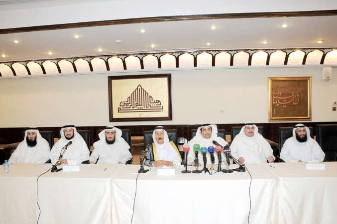 يعقوب الصانع وجواد بوخمسين والشيخ فهد جابر العلي وفريد اسد عمادي وخليف الاذينة ووليد الشعيب ودوليد العلي خلال المؤتمرانور الكندري﻿