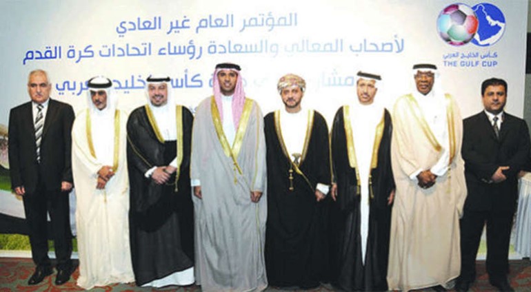 رؤساء الاتحادات الخليجية في اجتماع سابق