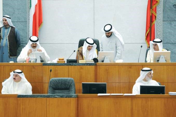 رئيس مجلس الامة مرزوق الغانم وامين السر معادل الخرافي ودمحمد الحويلة والشيخ محمد الخالد على المنصة هاني الشمري
