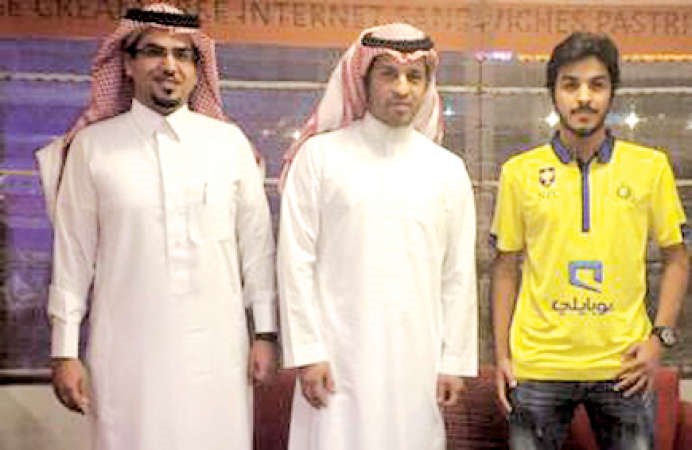 احمد سلامة مرتديا زي النصر
