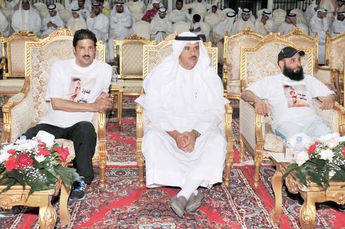 الشيخ سلمان الحمود يتابع اللقاء مع النائبين سعود الحريجي وعبدالله العدواني