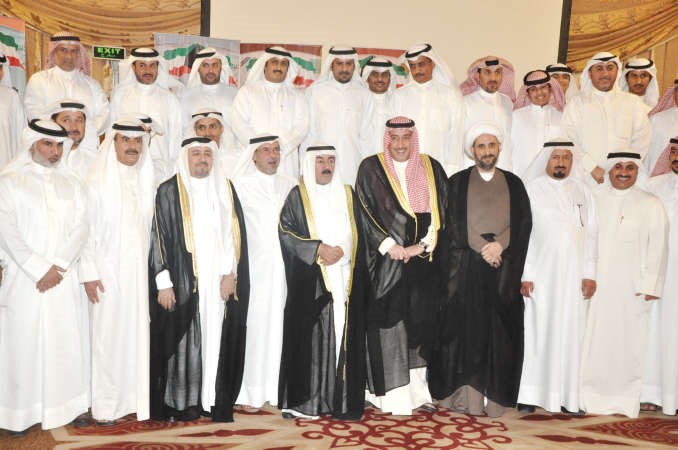 الشيخ فيصل الحمود وسلطان بن حثلين والحضور في وقفة كلنا جنود الوطن ونحن الحصن الحصين